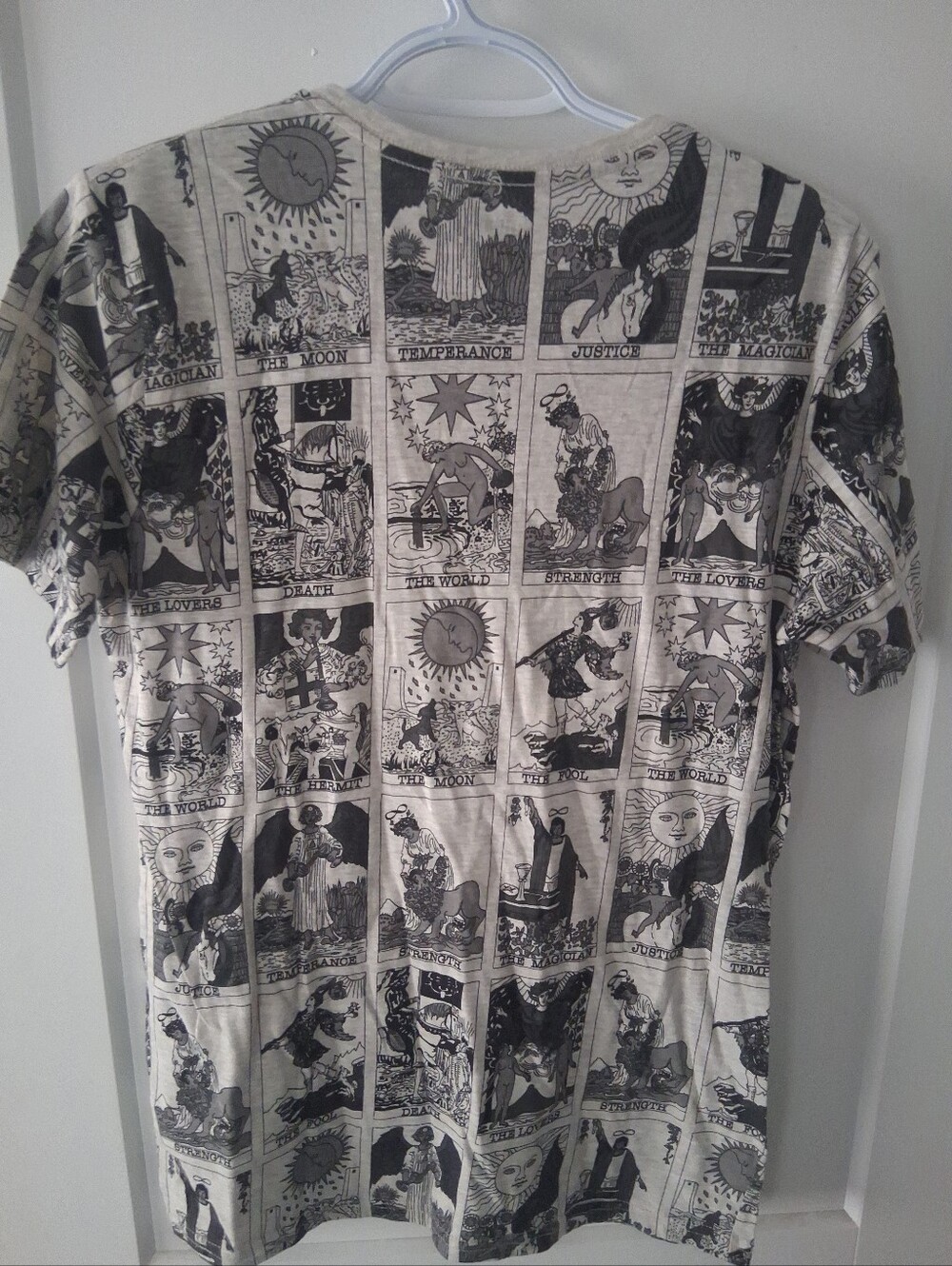 Vintage Astrology Cuidado Con El Print Short-Sleeve Shirt